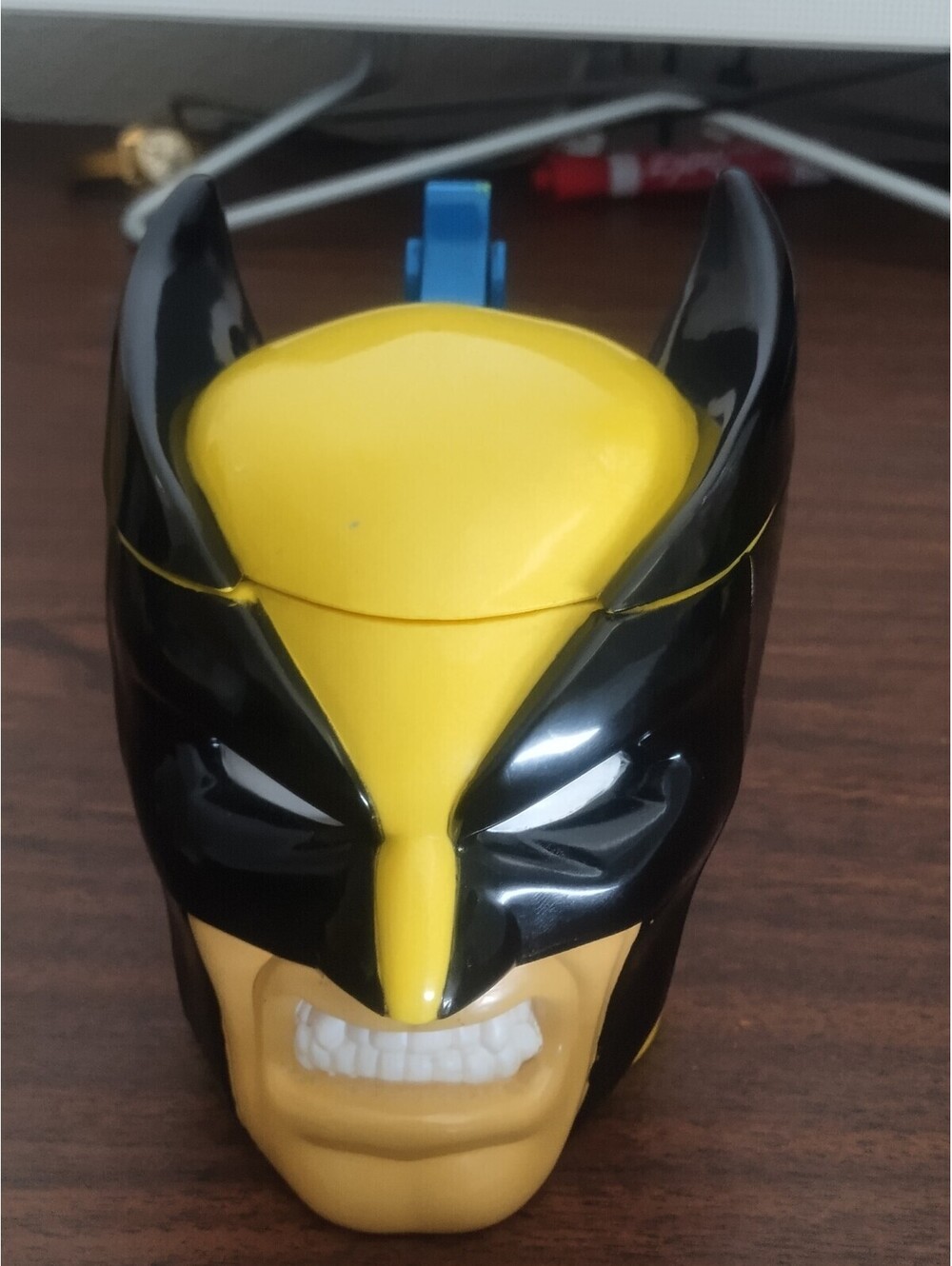 Vintage MARVEL'S X-MEN WOLVERINE HEAD UNIVERSAL STUDIOS PLASTIC MUG